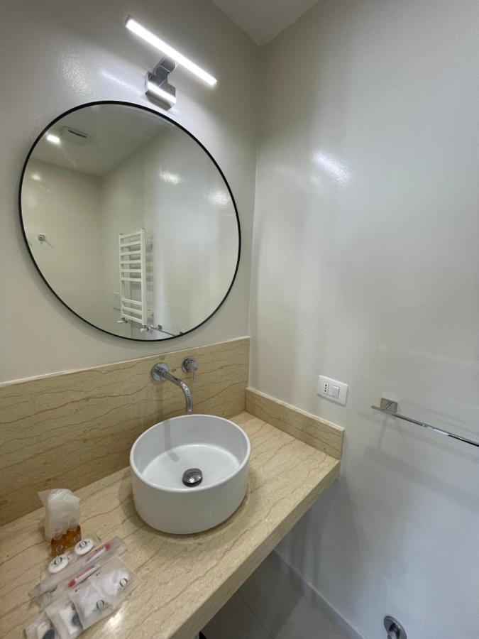 Quintus Luxury Suites โรม ภายนอก รูปภาพ
