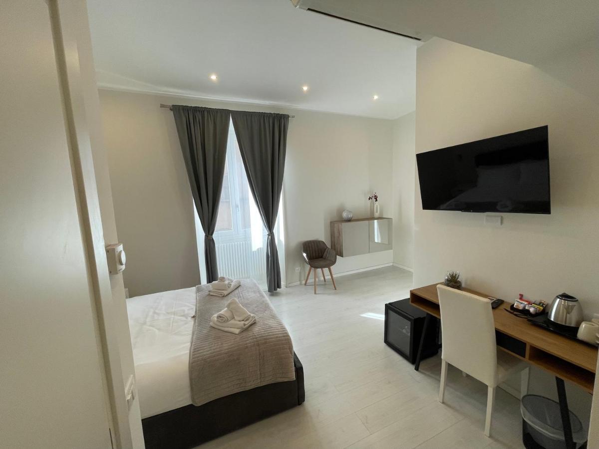 Quintus Luxury Suites โรม ภายนอก รูปภาพ