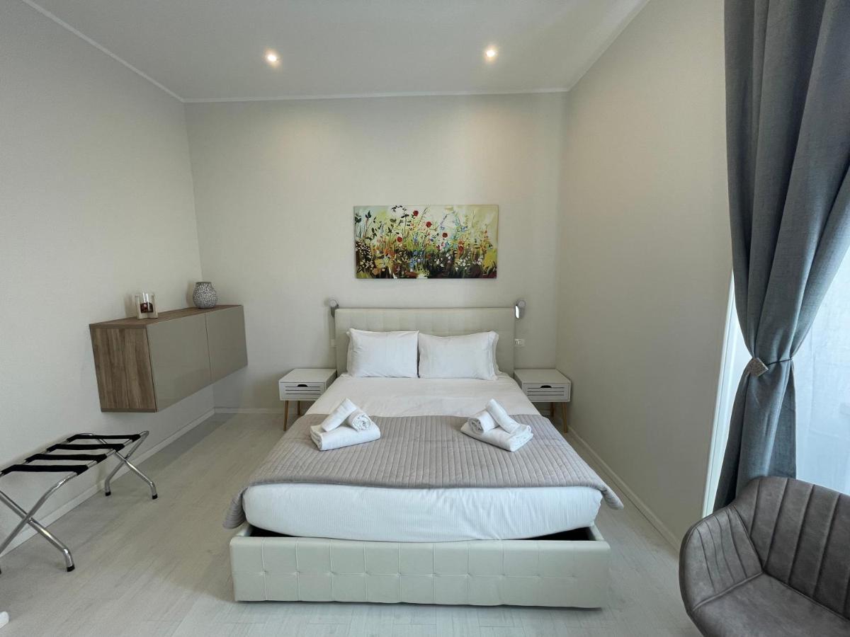 Quintus Luxury Suites โรม ภายนอก รูปภาพ